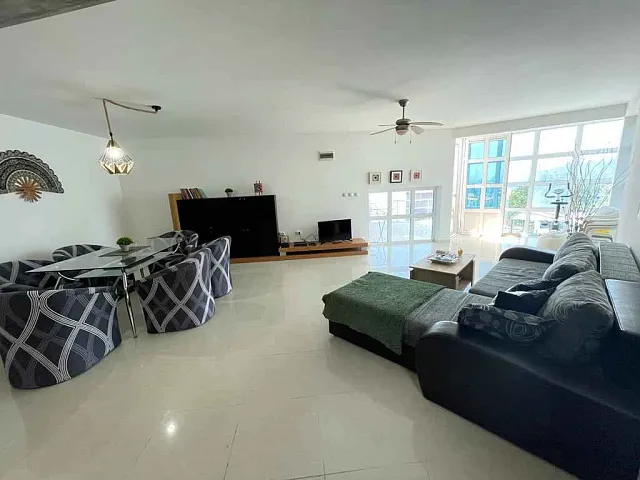 House with separate entrances to each floor in Dobra Voda